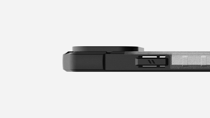 スマートフォン用PATHFINDERケース 軽さ薄さの画像